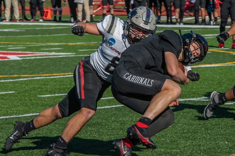 linebacker Robert Coury making a tackle