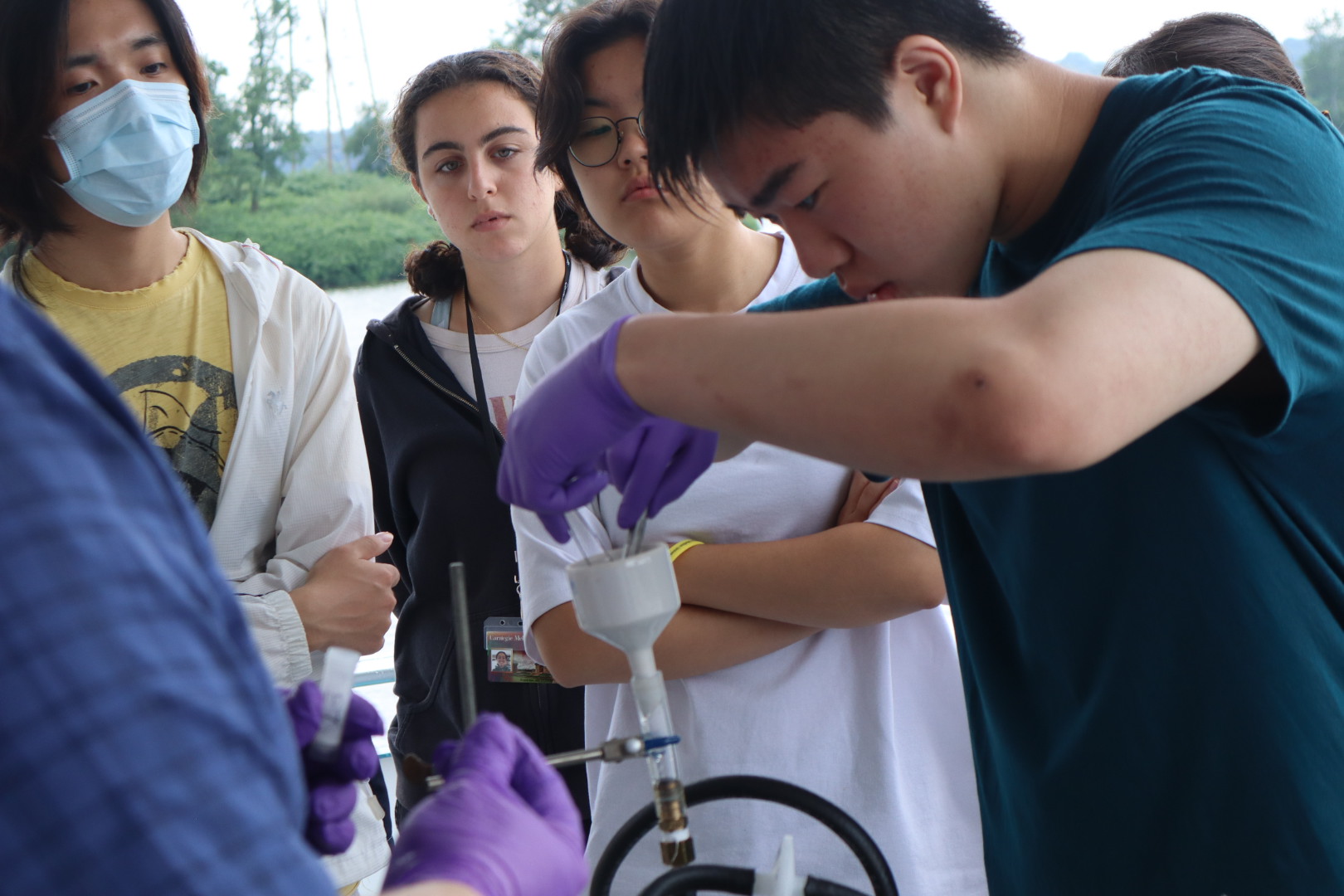 CompBio student performing experiment