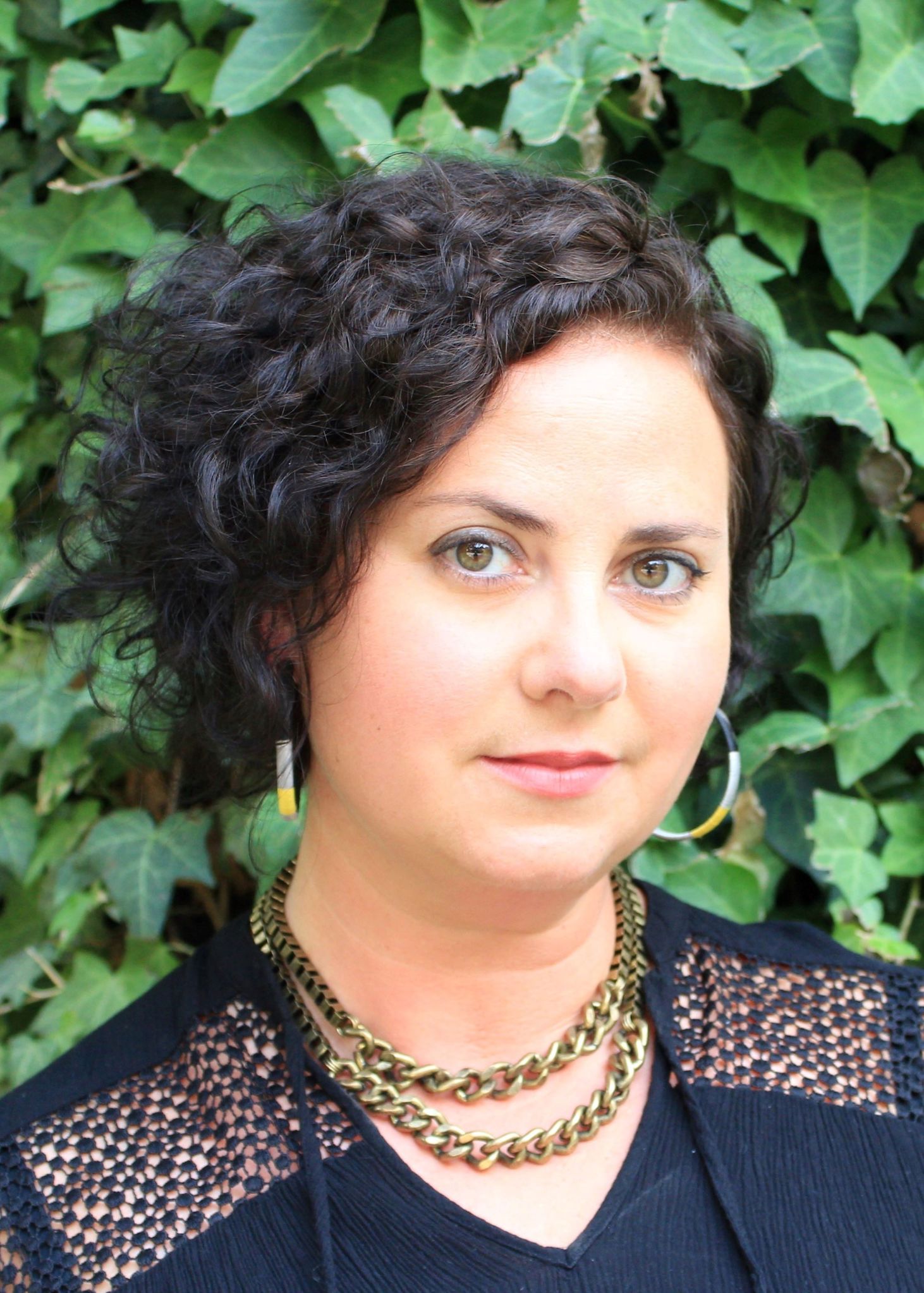 rightsize-lauren-shapiro-green-ivy-background.jpg