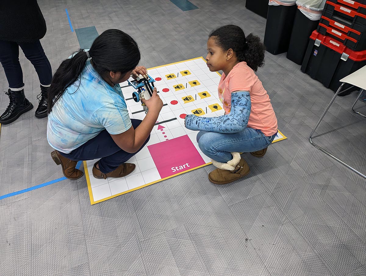 Girls Coding Tacobot