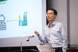 Peter Zhang presenting