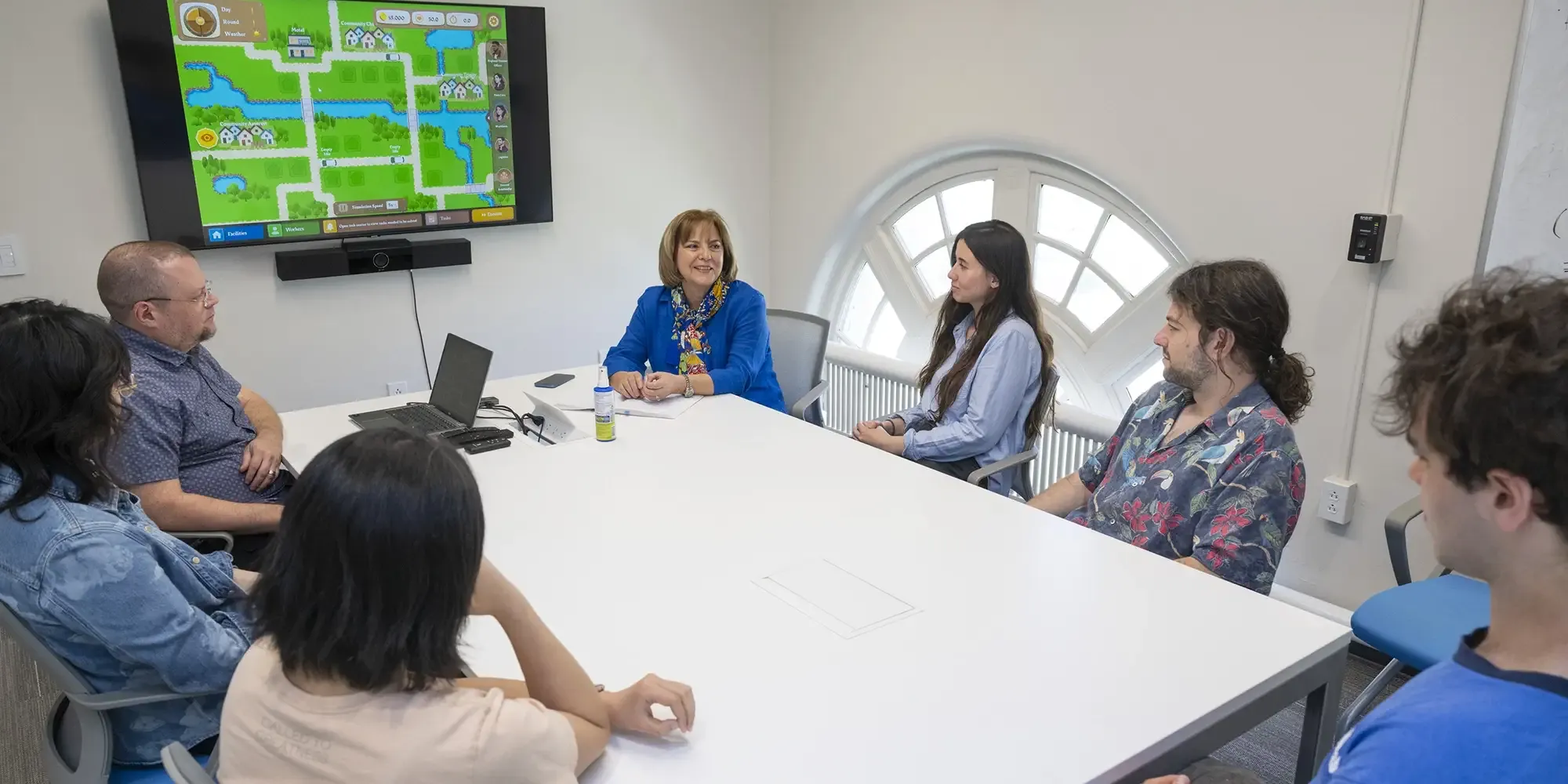 Coty Gonzalez and students in discussion