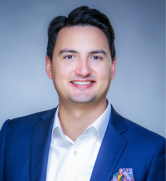 Andres Velez headshot