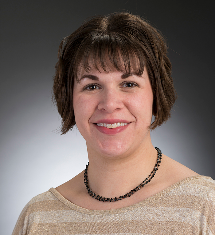 Headshot of Kristin Niceswanger