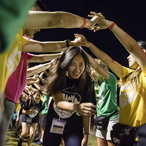 A group of first-year students interacting with one another at Orientation 2017.