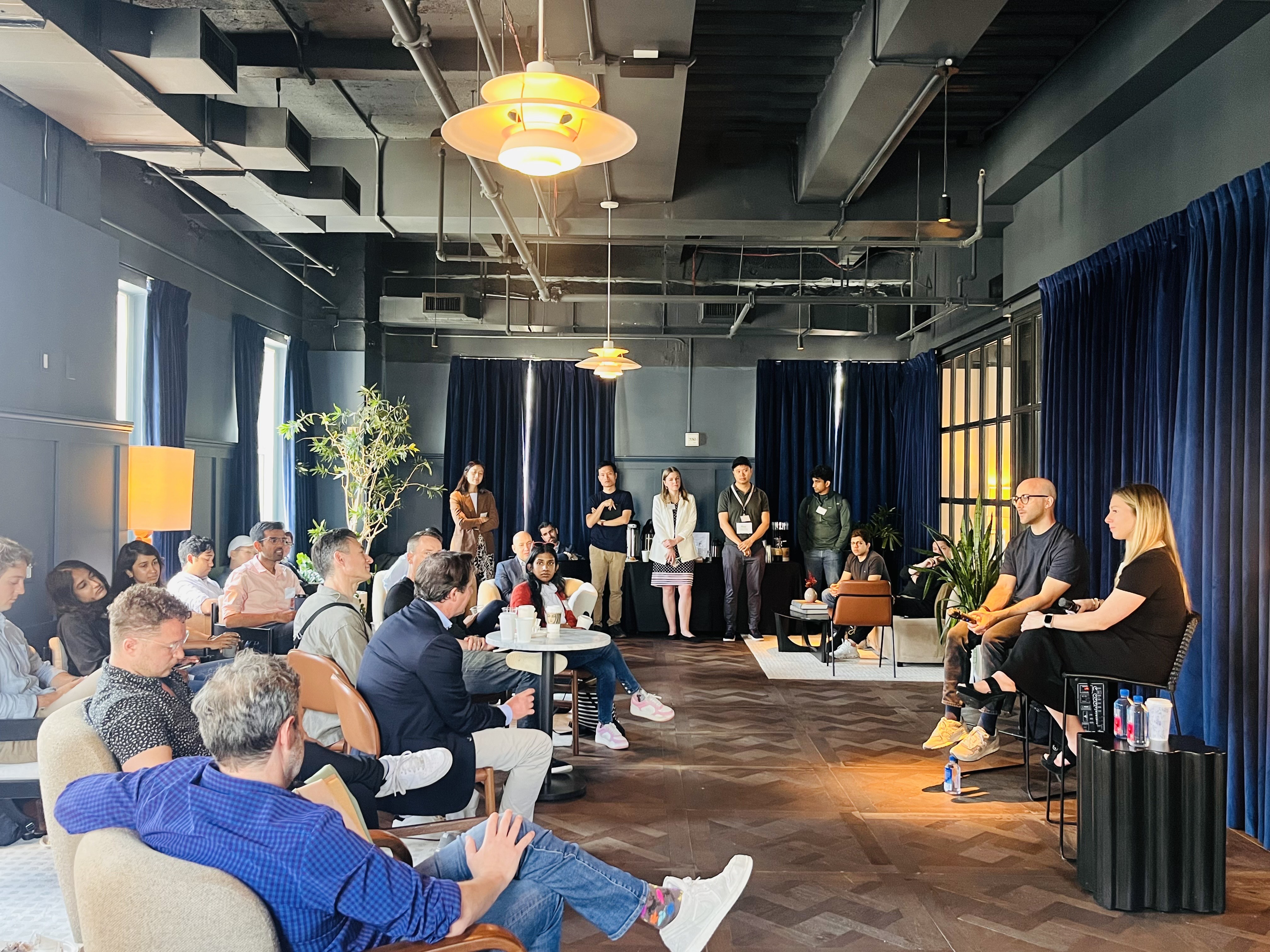 wide-shot-of-room-spcxlp-panel.jpeg