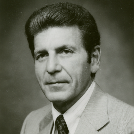 meyers-headshot-square.png
