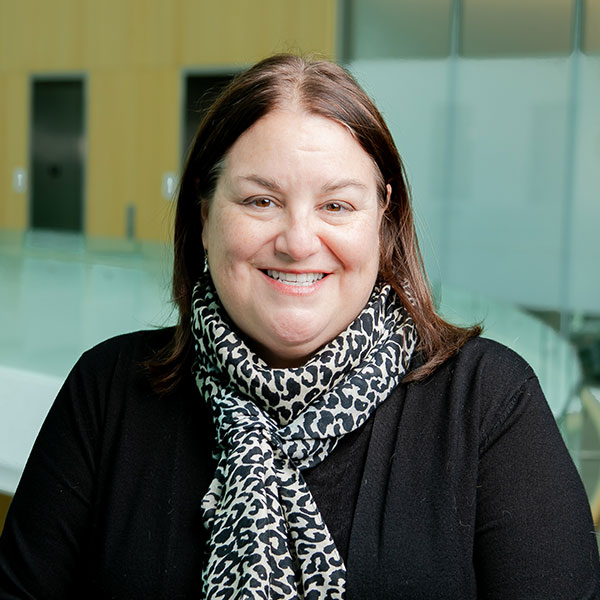 Cindy McCauley Headshot