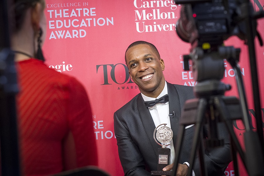Leslie Odom, Jr. on the Tony Awards red carpet.